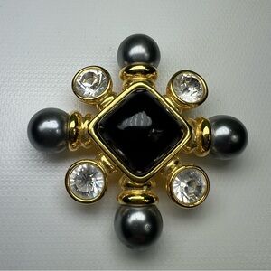 JOAN RIVERS LARGE FANCY PIN - FIT FOR ROYALTY GOLD TONE